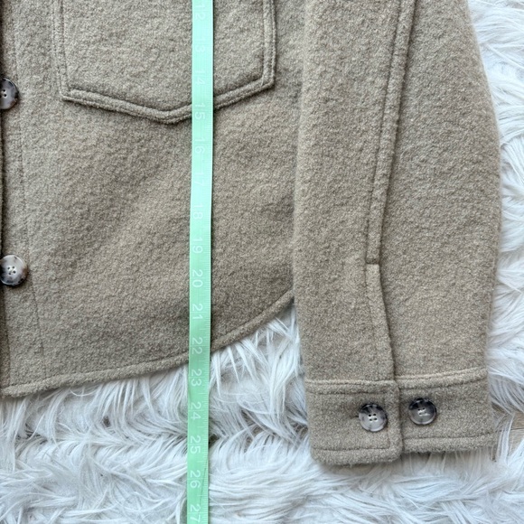 Aritzia Wilfred Free The Ganna Cropped Shirt Jacket Shacket Taupe Beige Wool L - Picture 12 of 12
